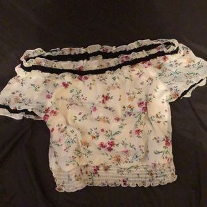 Lily White size L crop top